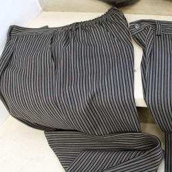 Pantalon rayé noir et gris 42