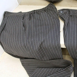 Pantalon rayé noir et gris 58
